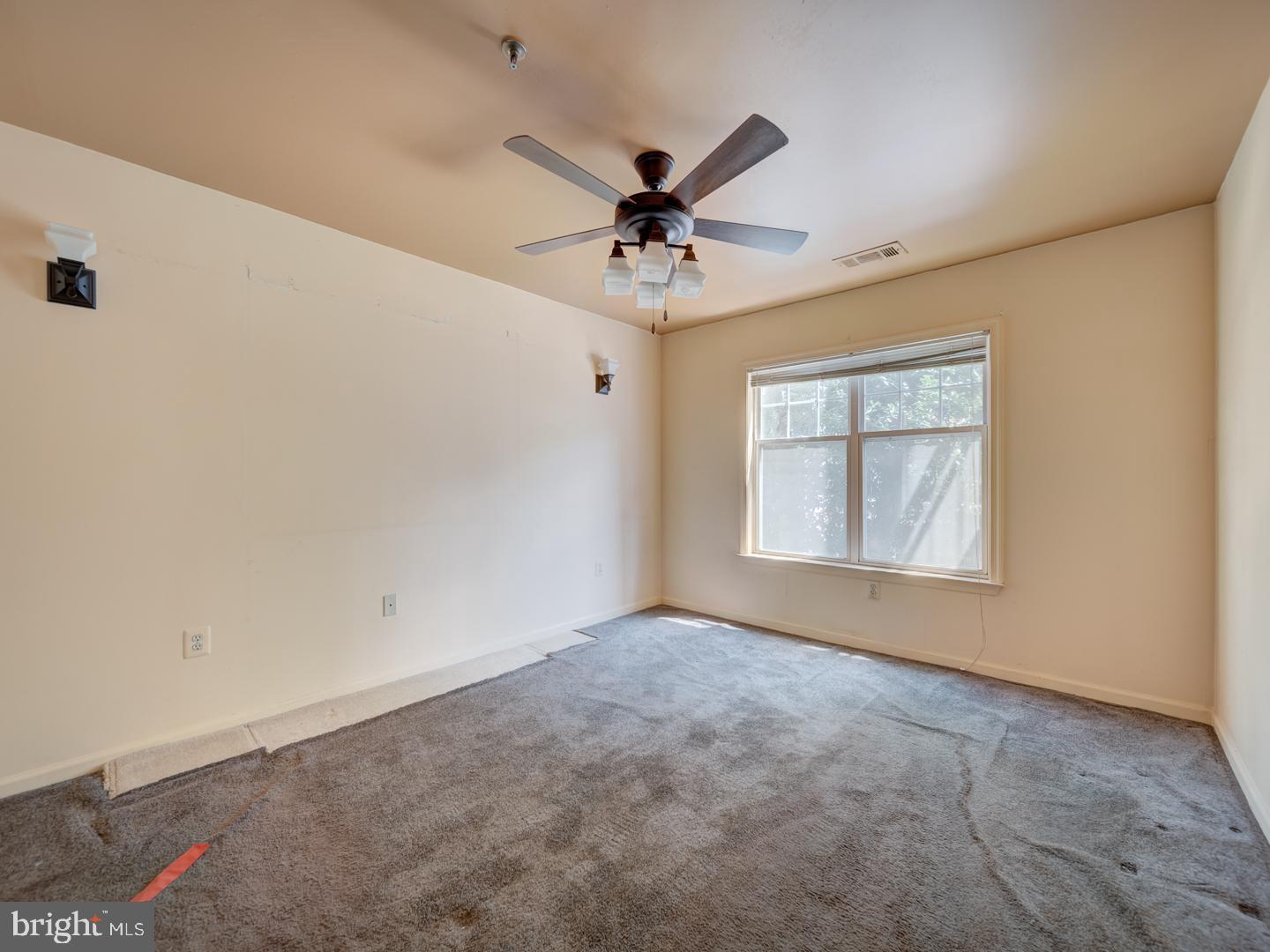 5565 SEMINARY RD #214, FALLS CHURCH, Virginia 22041, 1 Bedroom Bedrooms, ,1 BathroomBathrooms,Residential,For sale,5565 SEMINARY RD #214,VAFX2261980 MLS # VAFX2261980