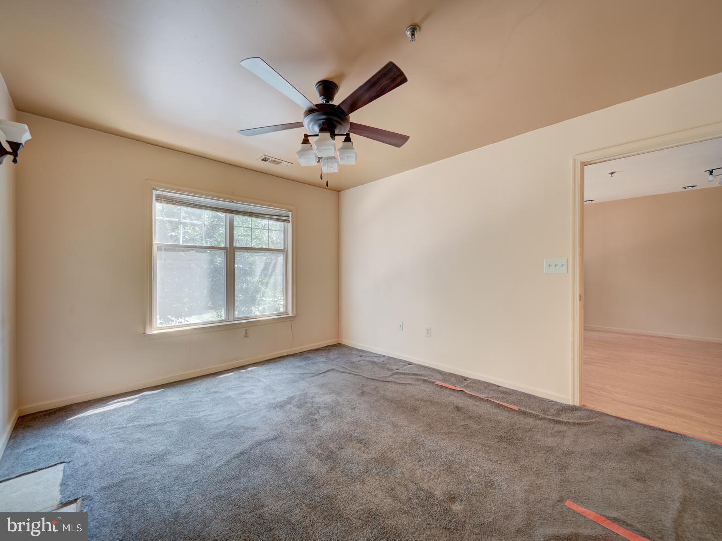5565 SEMINARY RD #214, FALLS CHURCH, Virginia 22041, 1 Bedroom Bedrooms, ,1 BathroomBathrooms,Residential,For sale,5565 SEMINARY RD #214,VAFX2261980 MLS # VAFX2261980