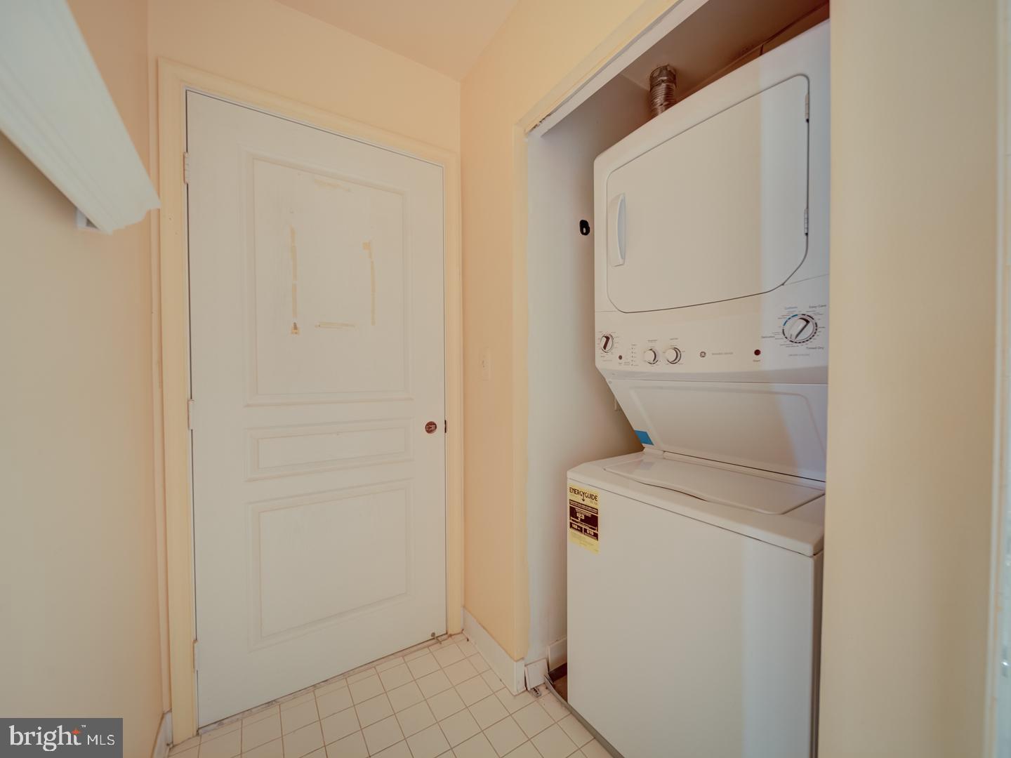 5565 SEMINARY RD #214, FALLS CHURCH, Virginia 22041, 1 Bedroom Bedrooms, ,1 BathroomBathrooms,Residential,For sale,5565 SEMINARY RD #214,VAFX2261980 MLS # VAFX2261980