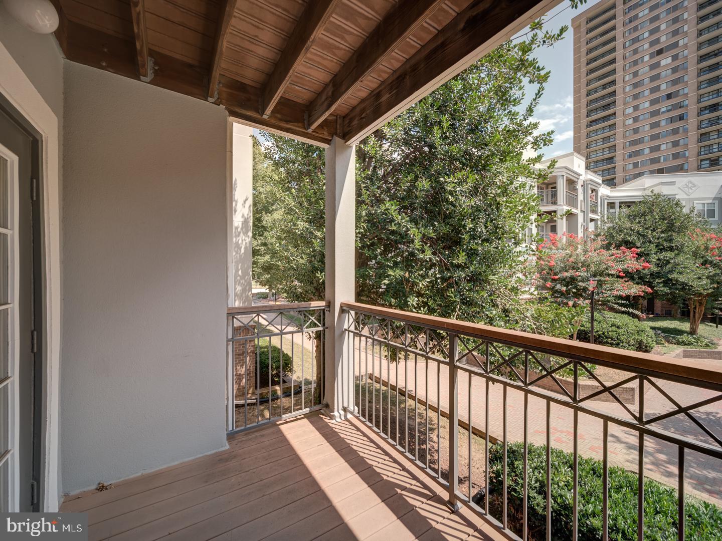 5565 SEMINARY RD #214, FALLS CHURCH, Virginia 22041, 1 Bedroom Bedrooms, ,1 BathroomBathrooms,Residential,For sale,5565 SEMINARY RD #214,VAFX2261980 MLS # VAFX2261980