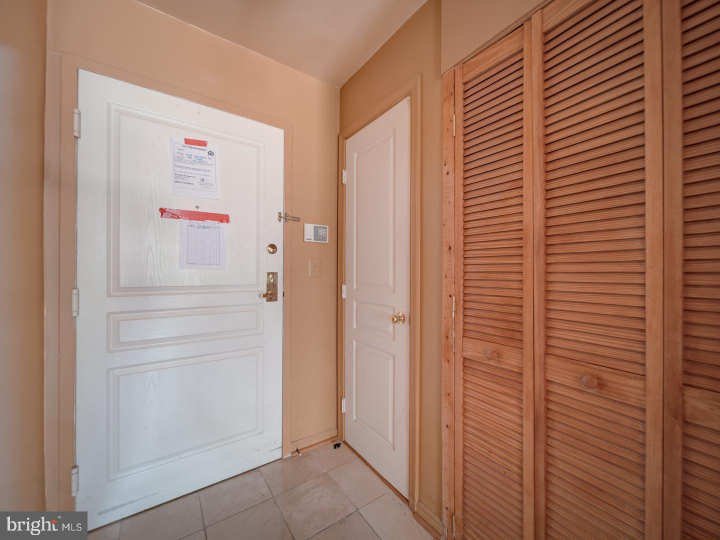 5565 SEMINARY RD #214, FALLS CHURCH, Virginia 22041, 1 Bedroom Bedrooms, ,1 BathroomBathrooms,Residential,For sale,5565 SEMINARY RD #214,VAFX2261980 MLS # VAFX2261980