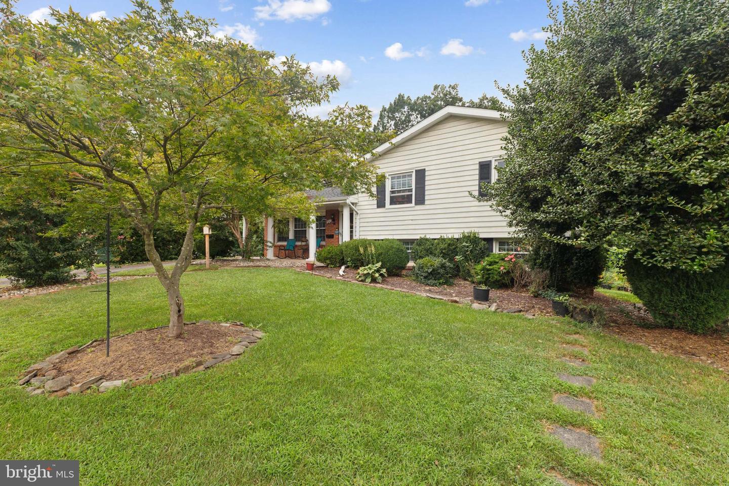 1029 S IRONWOOD RD, STERLING, Virginia 20164, 4 Bedrooms Bedrooms, ,3 BathroomsBathrooms,Residential,For sale,1029 S IRONWOOD RD,VALO2104808 MLS # VALO2104808