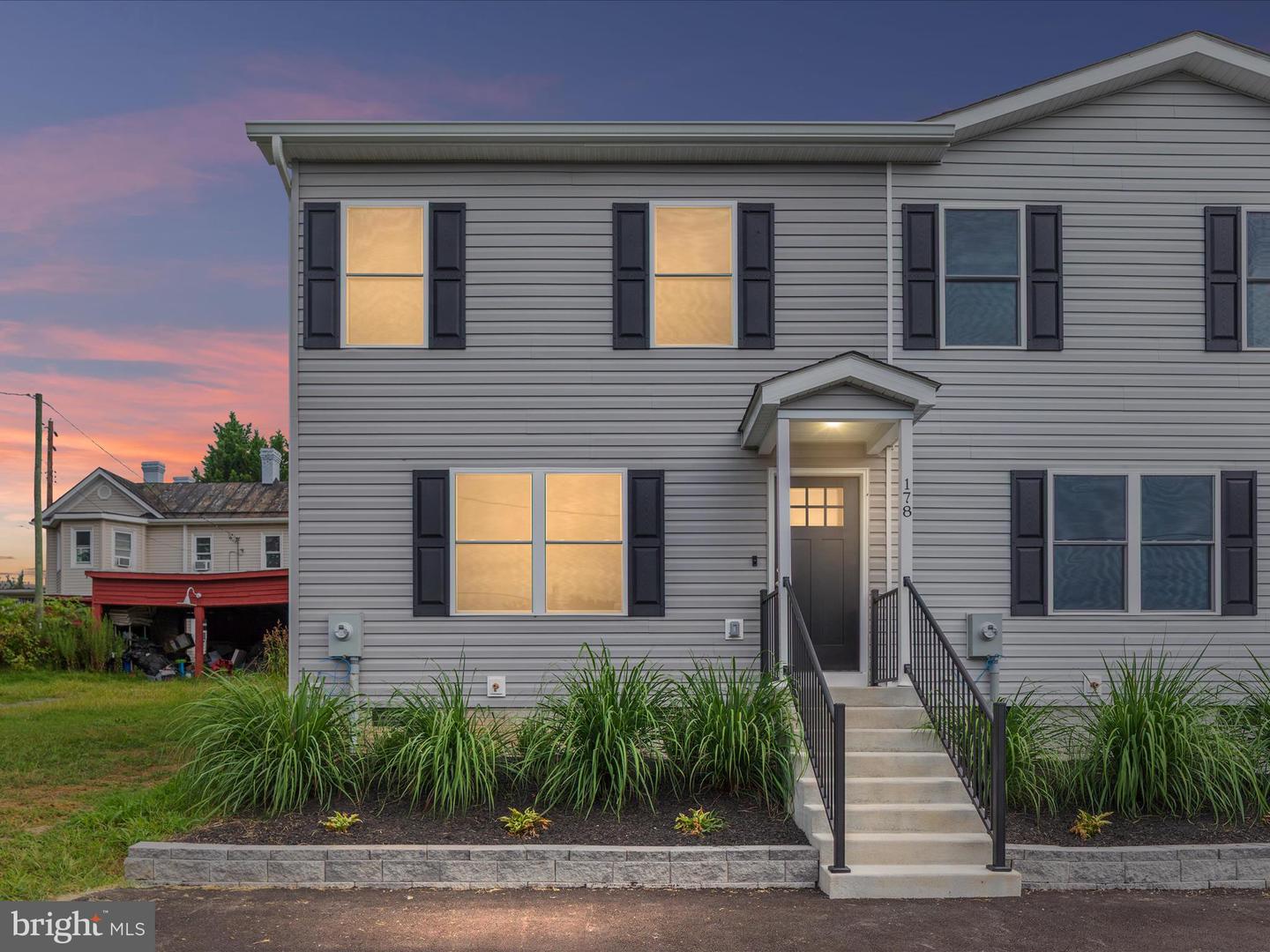 178 BANK ST, MOUNT JACKSON, Virginia 22842, 3 Bedrooms Bedrooms, ,2 BathroomsBathrooms,Residential,For sale,178 BANK ST,VASH2012266 MLS # VASH2012266