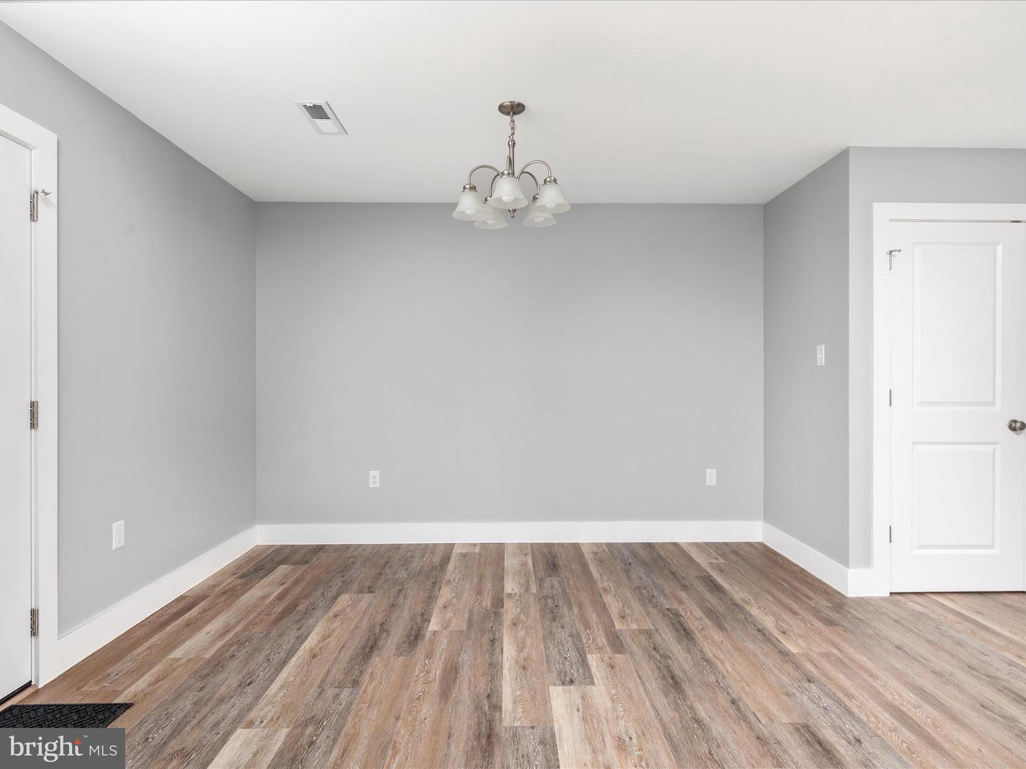 178 BANK ST, MOUNT JACKSON, Virginia 22842, 3 Bedrooms Bedrooms, ,2 BathroomsBathrooms,Residential,For sale,178 BANK ST,VASH2012266 MLS # VASH2012266