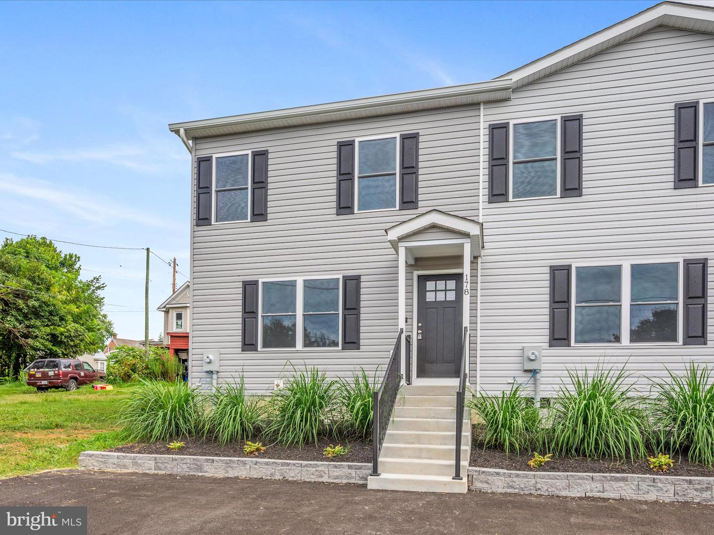 178 BANK ST, MOUNT JACKSON, Virginia 22842, 3 Bedrooms Bedrooms, ,2 BathroomsBathrooms,Residential,For sale,178 BANK ST,VASH2012266 MLS # VASH2012266