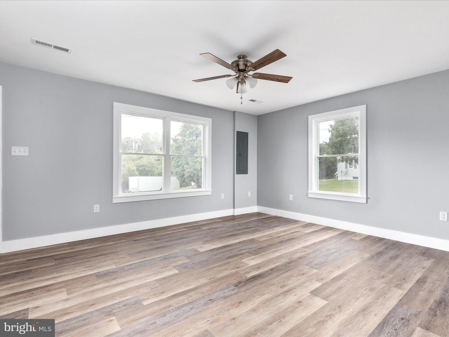 178 BANK ST, MOUNT JACKSON, Virginia 22842, 3 Bedrooms Bedrooms, ,2 BathroomsBathrooms,Residential,For sale,178 BANK ST,VASH2012266 MLS # VASH2012266