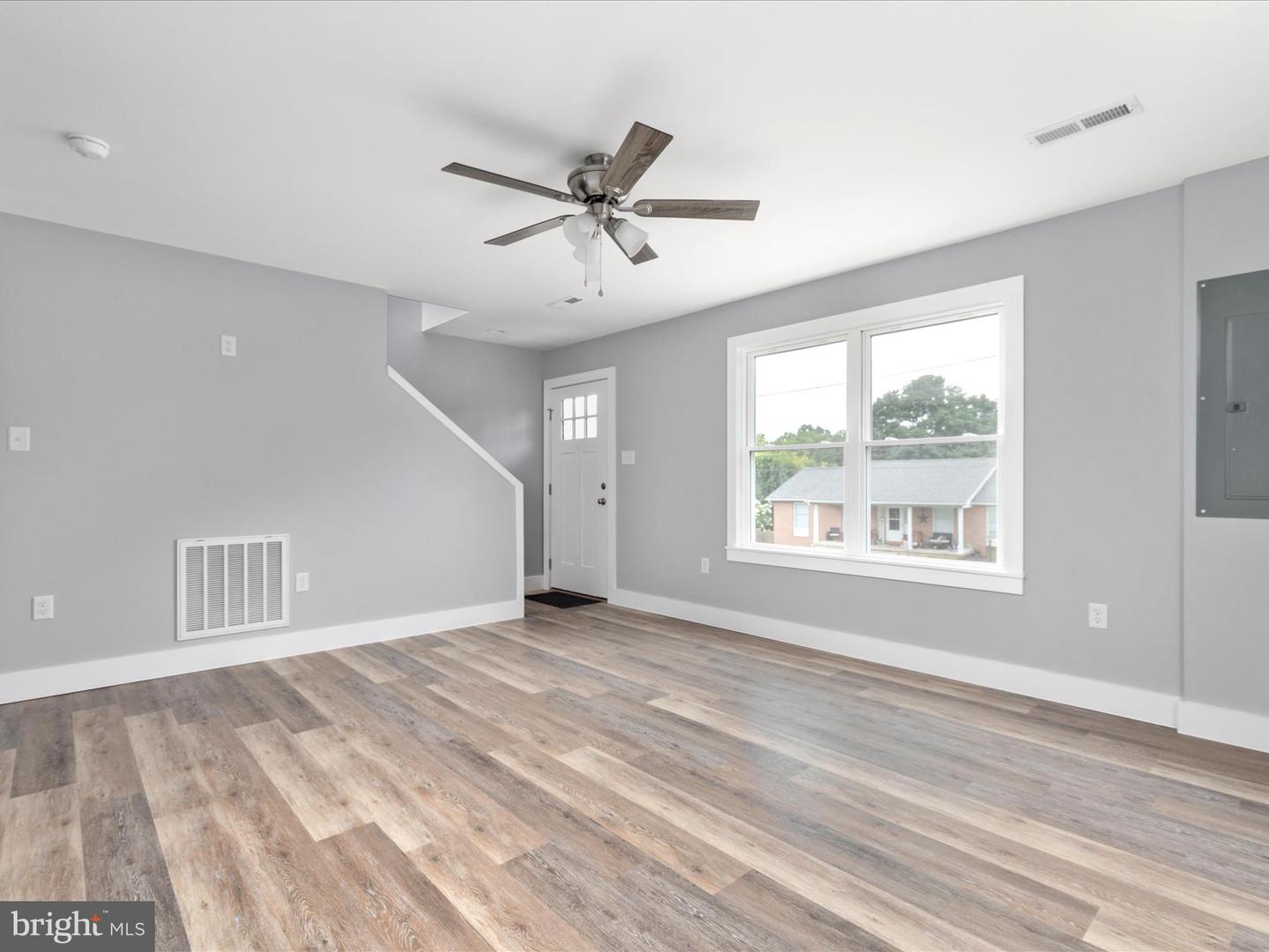 178 BANK ST, MOUNT JACKSON, Virginia 22842, 3 Bedrooms Bedrooms, ,2 BathroomsBathrooms,Residential,For sale,178 BANK ST,VASH2012266 MLS # VASH2012266