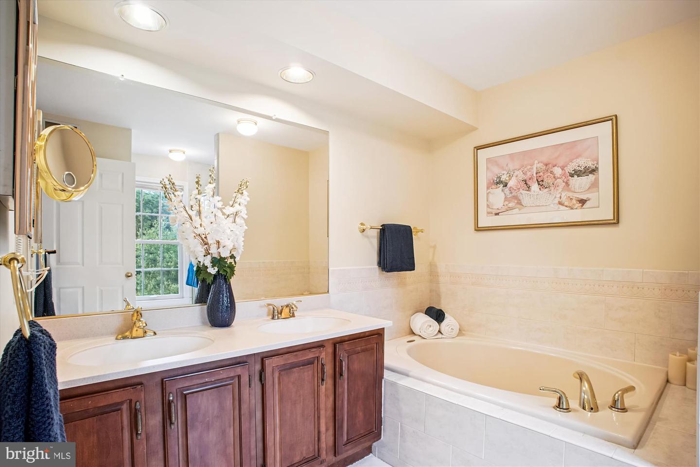 3853 INVERNESS RD, FAIRFAX, Virginia 22033, 3 Bedrooms Bedrooms, ,3 BathroomsBathrooms,Residential,For sale,3853 INVERNESS RD,VAFX2262012 MLS # VAFX2262012
