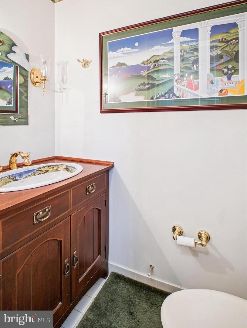 3853 INVERNESS RD, FAIRFAX, Virginia 22033, 3 Bedrooms Bedrooms, ,3 BathroomsBathrooms,Residential,For sale,3853 INVERNESS RD,VAFX2262012 MLS # VAFX2262012