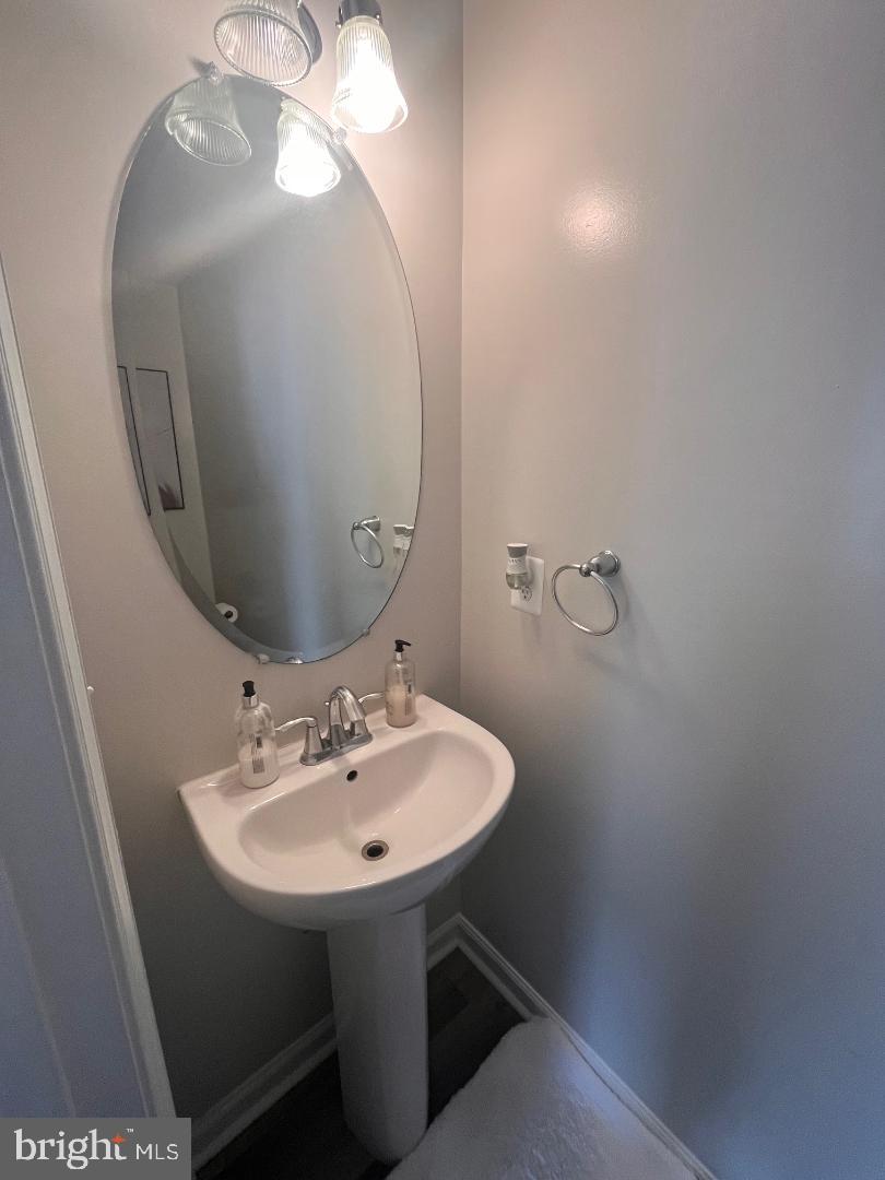 2335 DRAKE LN, FREDERICKSBURG, Virginia 22408, 4 Bedrooms Bedrooms, 8 Rooms Rooms,2 BathroomsBathrooms,Residential,For sale,2335 DRAKE LN,VASP2035560 MLS # VASP2035560