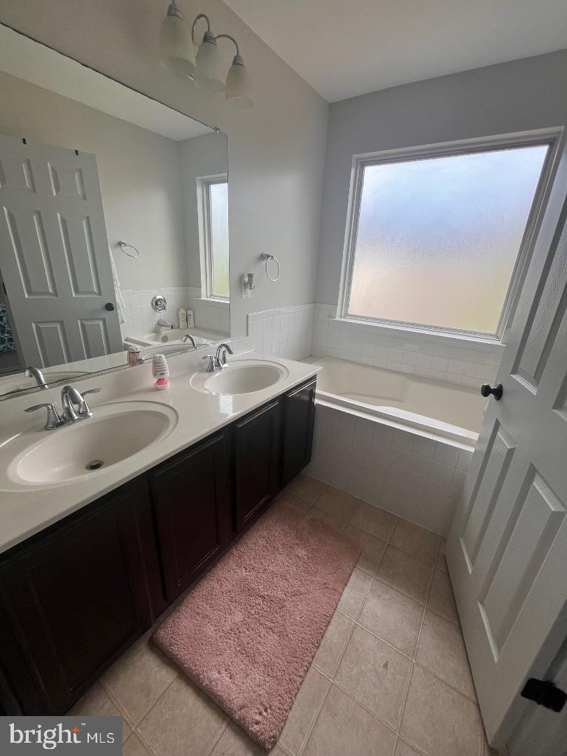 2335 DRAKE LN, FREDERICKSBURG, Virginia 22408, 4 Bedrooms Bedrooms, 8 Rooms Rooms,2 BathroomsBathrooms,Residential,For sale,2335 DRAKE LN,VASP2035560 MLS # VASP2035560