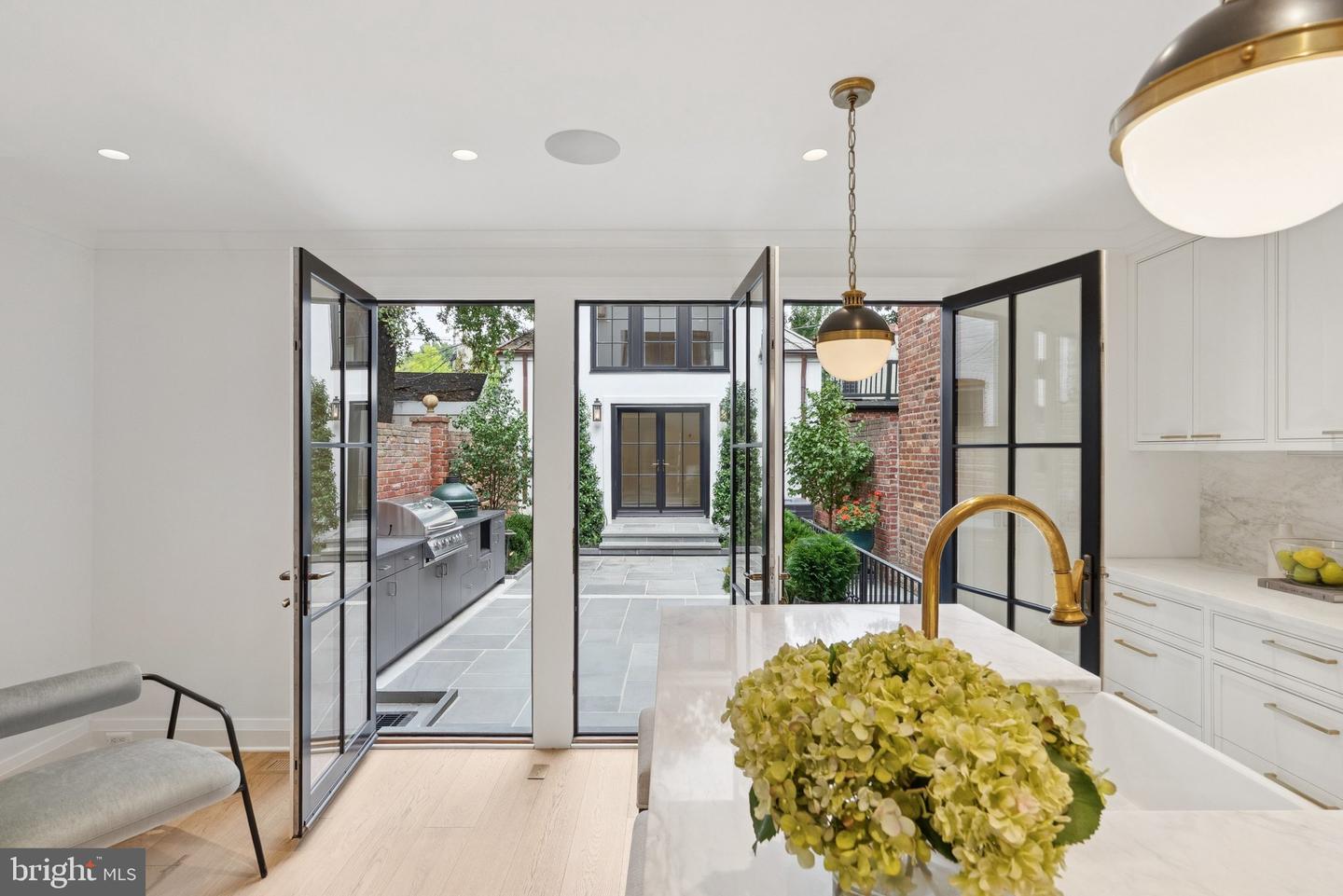 3137 N ST NW, WASHINGTON, District Of Columbia 20007, 3 Bedrooms Bedrooms, ,4 BathroomsBathrooms,Residential,For sale,3137 N ST NW,DCDC2216066 MLS # DCDC2216066