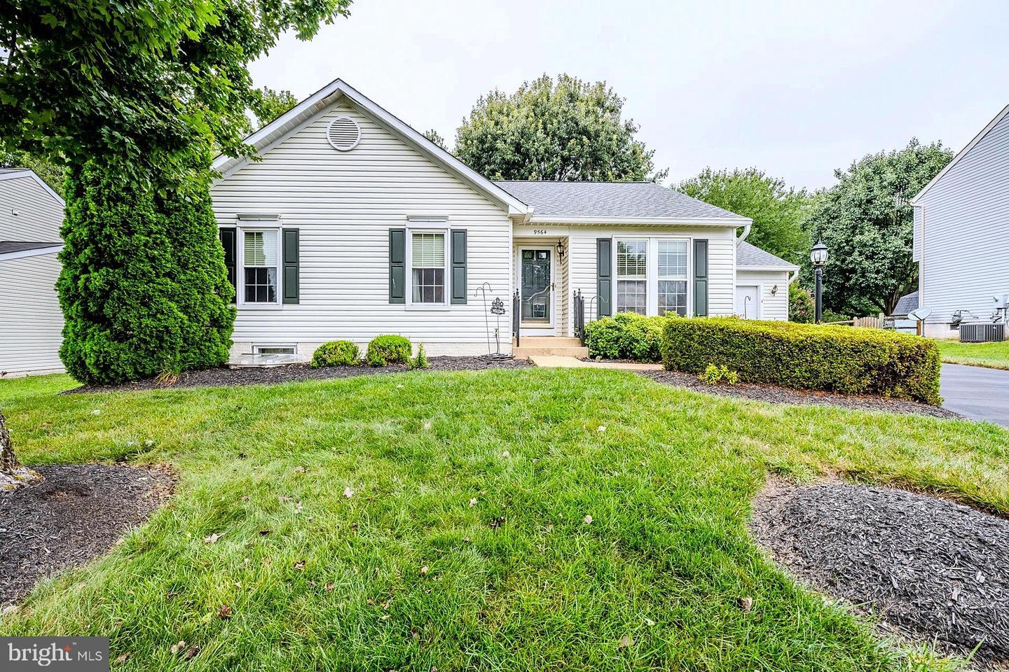 9564 BASILWOOD DR, MANASSAS, Virginia 20110, 4 Bedrooms Bedrooms, ,3 BathroomsBathrooms,Residential,For sale,9564 BASILWOOD DR,VAPW2102170 MLS # VAPW2102170