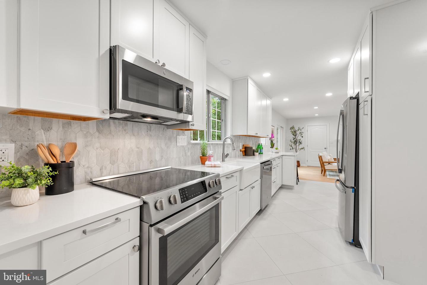1802 CRANBERRY LN, RESTON, Virginia 20191, 4 Bedrooms Bedrooms, ,2 BathroomsBathrooms,Residential,For sale,1802 CRANBERRY LN,VAFX2262728 MLS # VAFX2262728