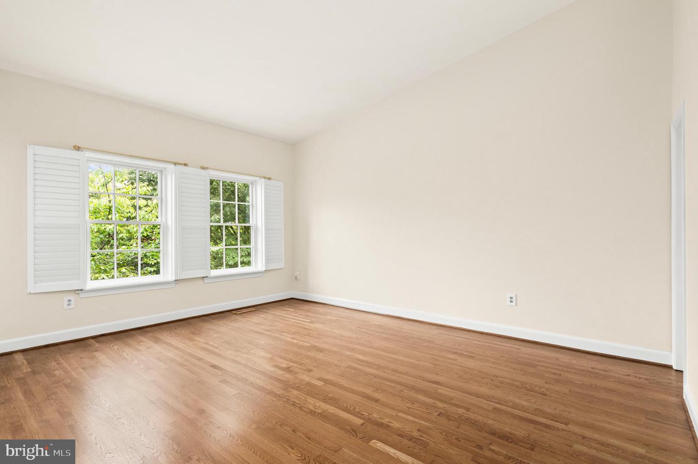 3729 WINFIELD LN NW, WASHINGTON, District Of Columbia 20007, 5 Bedrooms Bedrooms, ,4 BathroomsBathrooms,Residential,For sale,3729 WINFIELD LN NW,DCDC2216296 MLS # DCDC2216296