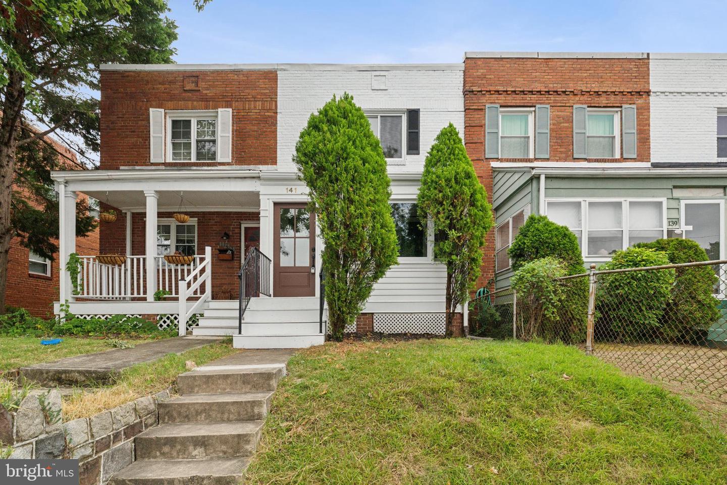 141 LYNHAVEN DR, ALEXANDRIA, Virginia 22305, 2 Bedrooms Bedrooms, ,2 BathroomsBathrooms,Residential,For sale,141 LYNHAVEN DR,VAAX2048896 MLS # VAAX2048896