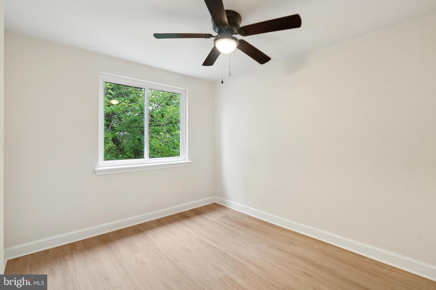 141 LYNHAVEN DR, ALEXANDRIA, Virginia 22305, 2 Bedrooms Bedrooms, ,2 BathroomsBathrooms,Residential,For sale,141 LYNHAVEN DR,VAAX2048896 MLS # VAAX2048896