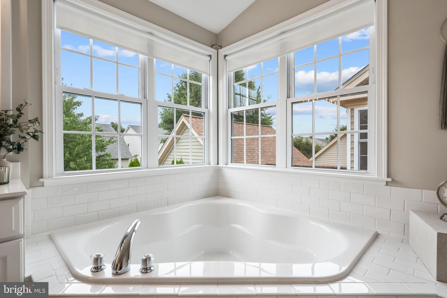 15622 ADMIRAL BAKER CIR, HAYMARKET, Virginia 20169, 5 Bedrooms Bedrooms, ,2 BathroomsBathrooms,Residential,For sale,15622 ADMIRAL BAKER CIR,VAPW2102334 MLS # VAPW2102334