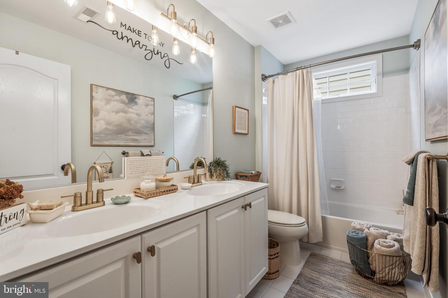 15622 ADMIRAL BAKER CIR, HAYMARKET, Virginia 20169, 5 Bedrooms Bedrooms, ,2 BathroomsBathrooms,Residential,For sale,15622 ADMIRAL BAKER CIR,VAPW2102334 MLS # VAPW2102334