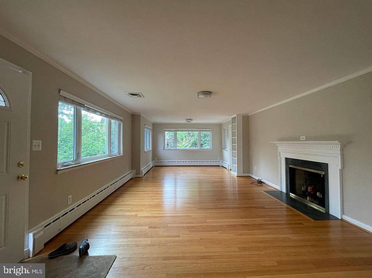 2356 SOUTH PIERCE ST, ARLINGTON, Virginia 22202, 4 Bedrooms Bedrooms, 12 Rooms Rooms,3 BathroomsBathrooms,Residential,For sale,2356 SOUTH PIERCE ST,VAAR2062710 MLS # VAAR2062710