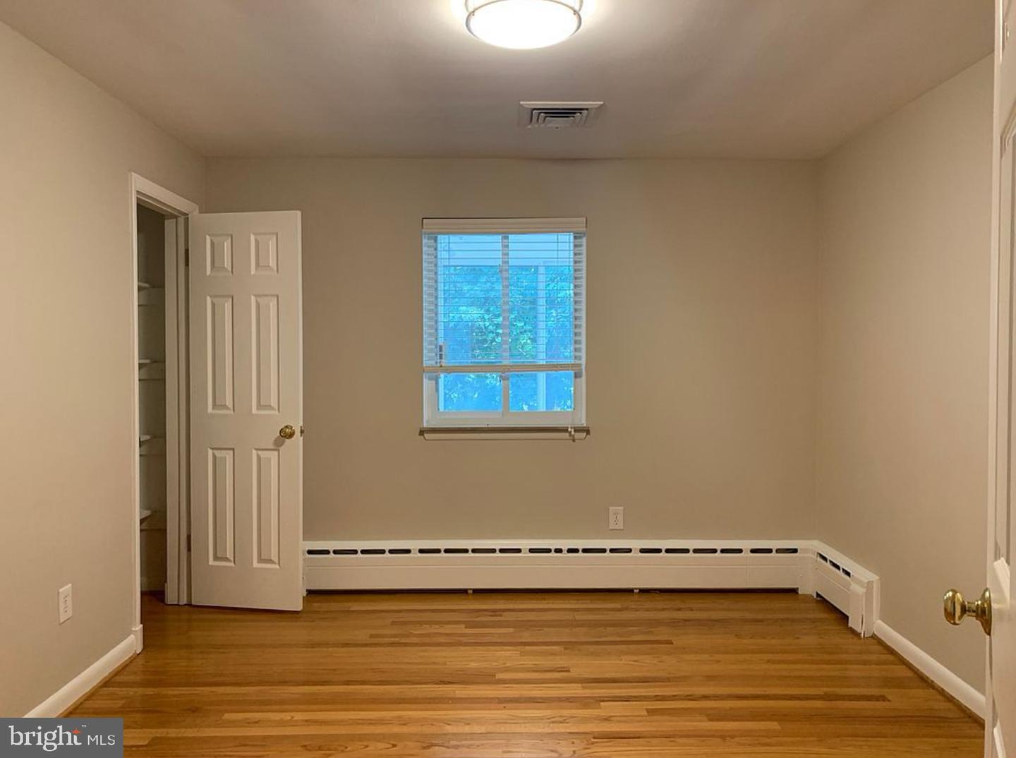 2356 SOUTH PIERCE ST, ARLINGTON, Virginia 22202, 4 Bedrooms Bedrooms, 12 Rooms Rooms,3 BathroomsBathrooms,Residential,For sale,2356 SOUTH PIERCE ST,VAAR2062710 MLS # VAAR2062710