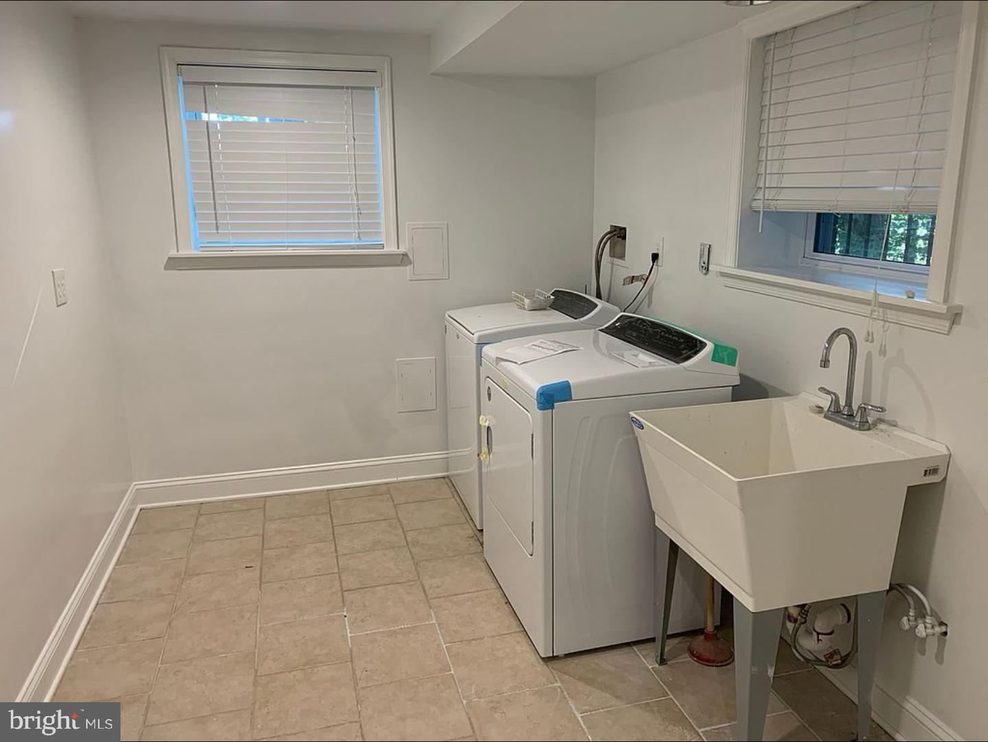 2356 SOUTH PIERCE ST, ARLINGTON, Virginia 22202, 4 Bedrooms Bedrooms, 12 Rooms Rooms,3 BathroomsBathrooms,Residential,For sale,2356 SOUTH PIERCE ST,VAAR2062710 MLS # VAAR2062710