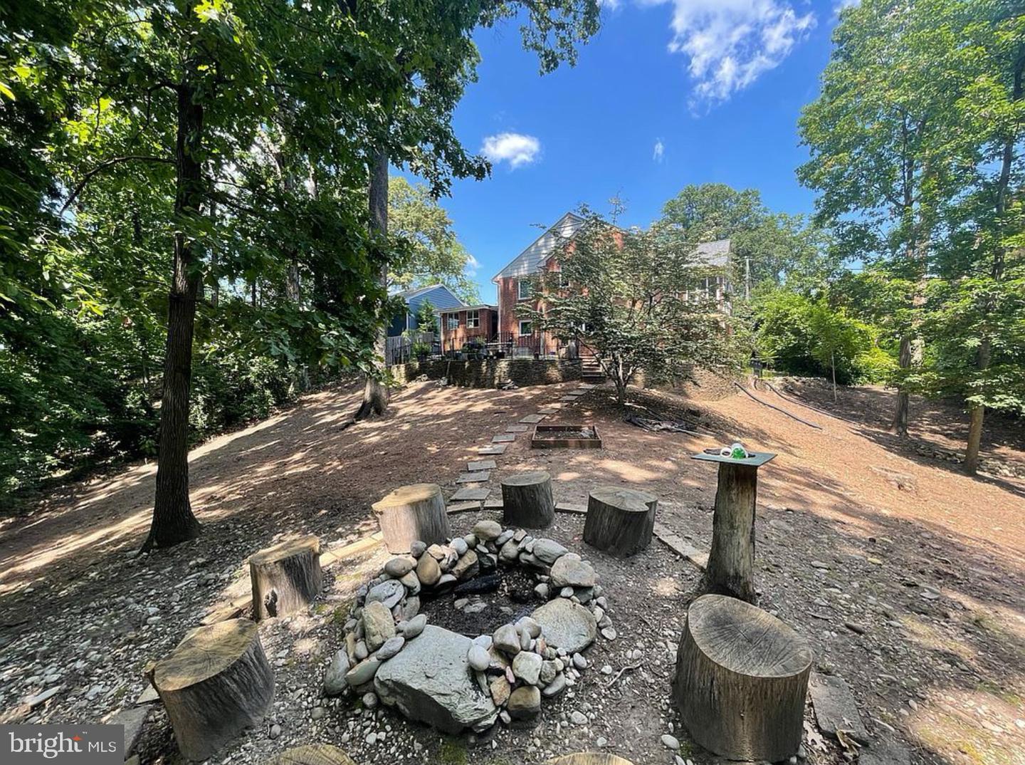 2356 SOUTH PIERCE ST, ARLINGTON, Virginia 22202, 4 Bedrooms Bedrooms, 12 Rooms Rooms,3 BathroomsBathrooms,Residential,For sale,2356 SOUTH PIERCE ST,VAAR2062710 MLS # VAAR2062710