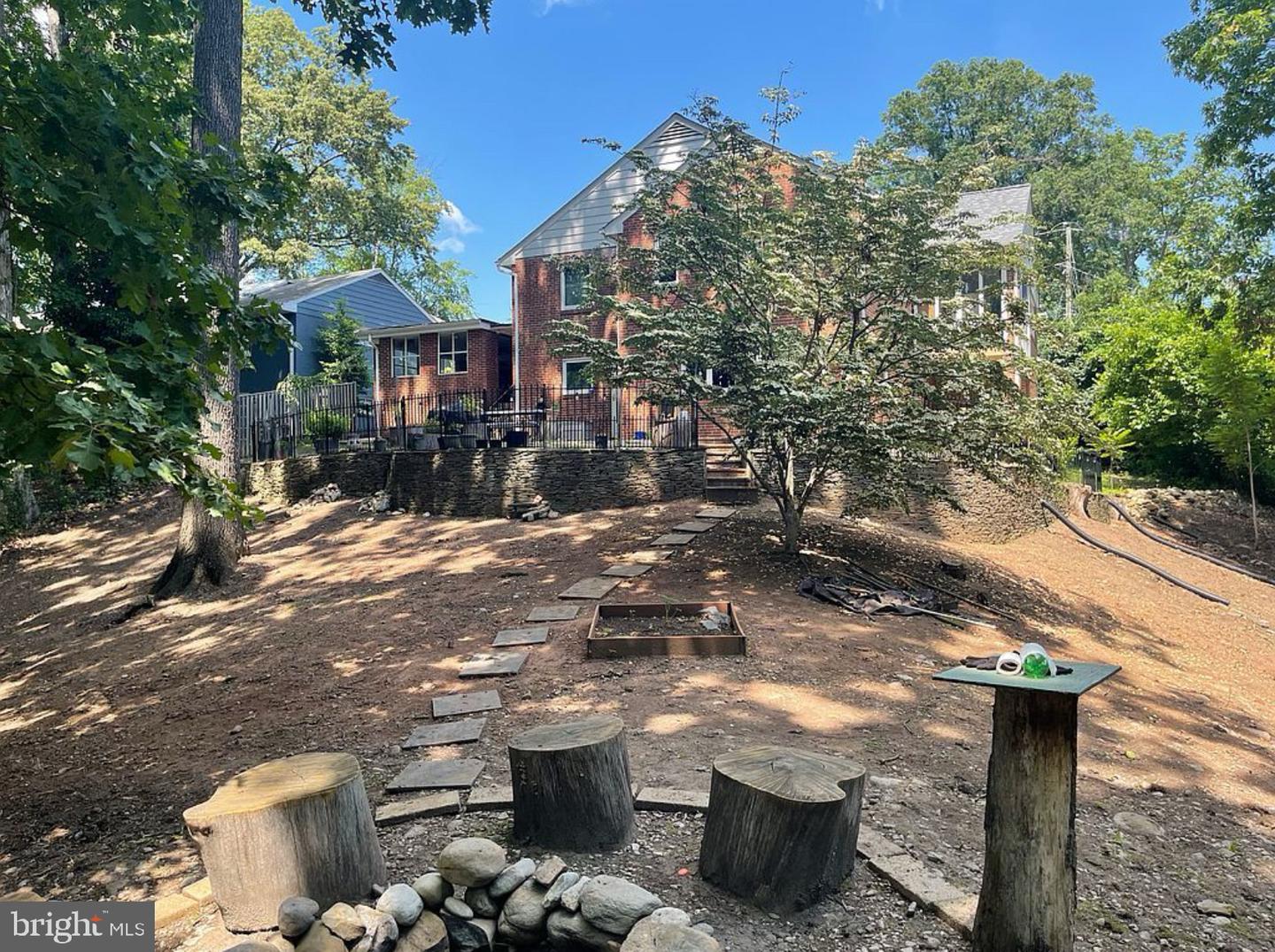 2356 SOUTH PIERCE ST, ARLINGTON, Virginia 22202, 4 Bedrooms Bedrooms, 12 Rooms Rooms,3 BathroomsBathrooms,Residential,For sale,2356 SOUTH PIERCE ST,VAAR2062710 MLS # VAAR2062710