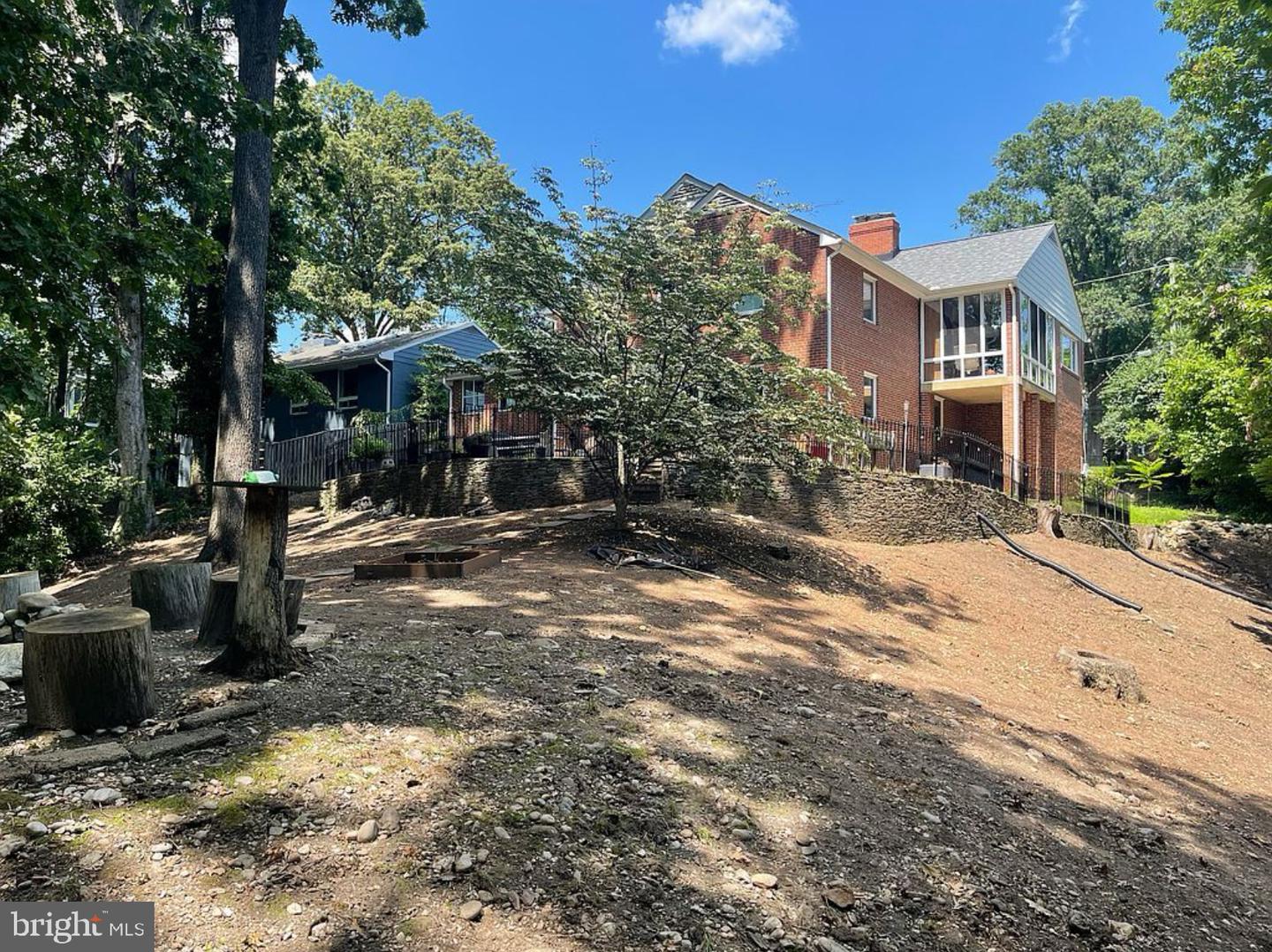 2356 SOUTH PIERCE ST, ARLINGTON, Virginia 22202, 4 Bedrooms Bedrooms, 12 Rooms Rooms,3 BathroomsBathrooms,Residential,For sale,2356 SOUTH PIERCE ST,VAAR2062710 MLS # VAAR2062710