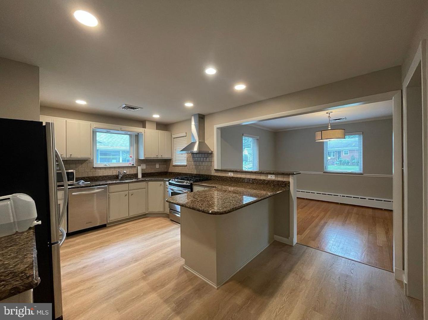 2356 SOUTH PIERCE ST, ARLINGTON, Virginia 22202, 4 Bedrooms Bedrooms, 12 Rooms Rooms,3 BathroomsBathrooms,Residential,For sale,2356 SOUTH PIERCE ST,VAAR2062710 MLS # VAAR2062710
