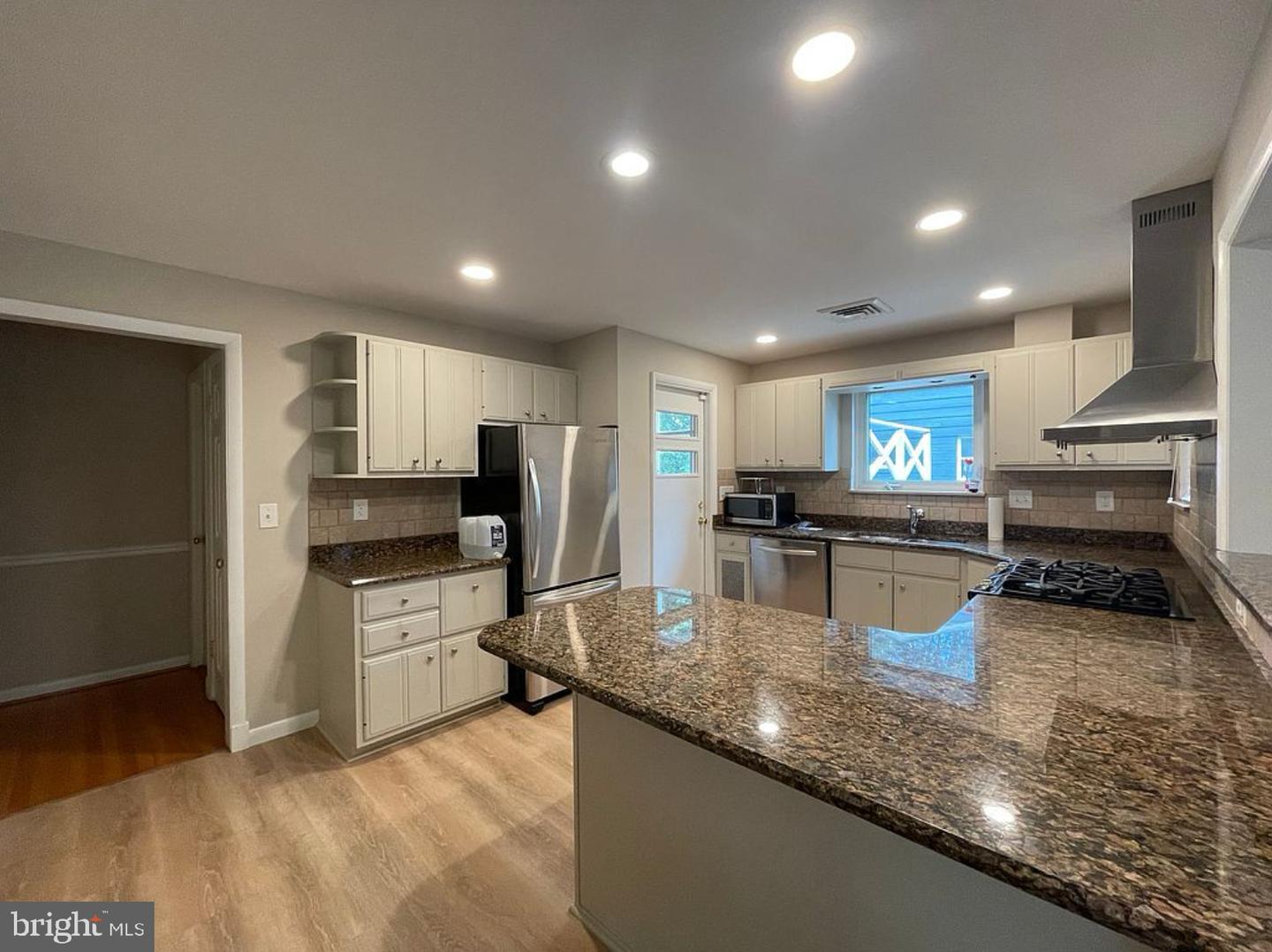 2356 SOUTH PIERCE ST, ARLINGTON, Virginia 22202, 4 Bedrooms Bedrooms, 12 Rooms Rooms,3 BathroomsBathrooms,Residential,For sale,2356 SOUTH PIERCE ST,VAAR2062710 MLS # VAAR2062710