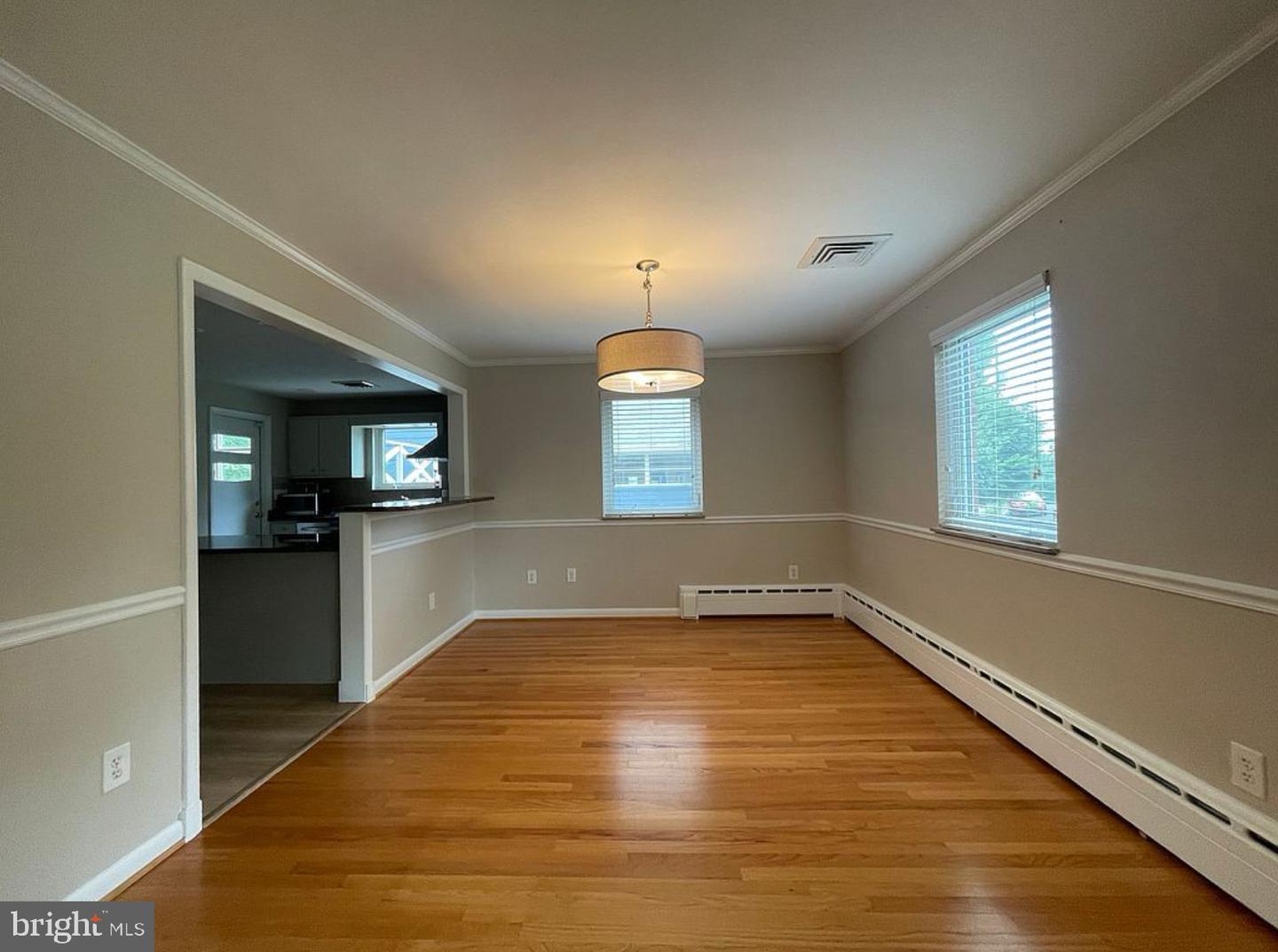 2356 SOUTH PIERCE ST, ARLINGTON, Virginia 22202, 4 Bedrooms Bedrooms, 12 Rooms Rooms,3 BathroomsBathrooms,Residential,For sale,2356 SOUTH PIERCE ST,VAAR2062710 MLS # VAAR2062710