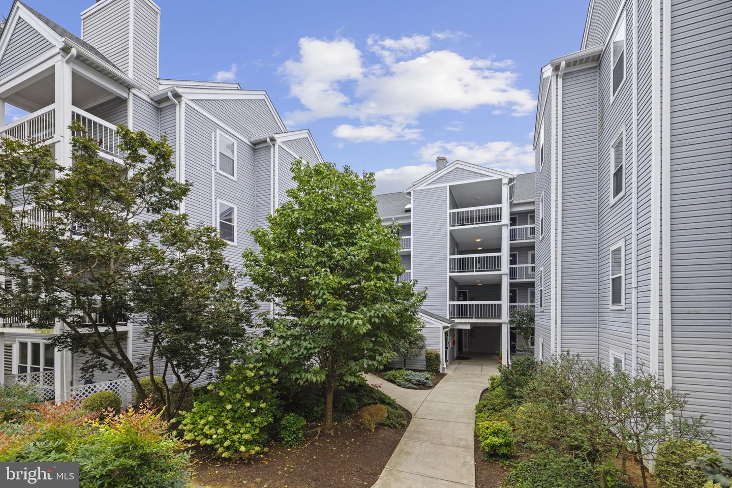 3179 SUMMIT SQUARE DR #2-C2, OAKTON, Virginia 22124, ,Residential,For sale,3179 SUMMIT SQUARE DR #2-C2,VAFX2263162 MLS # VAFX2263162