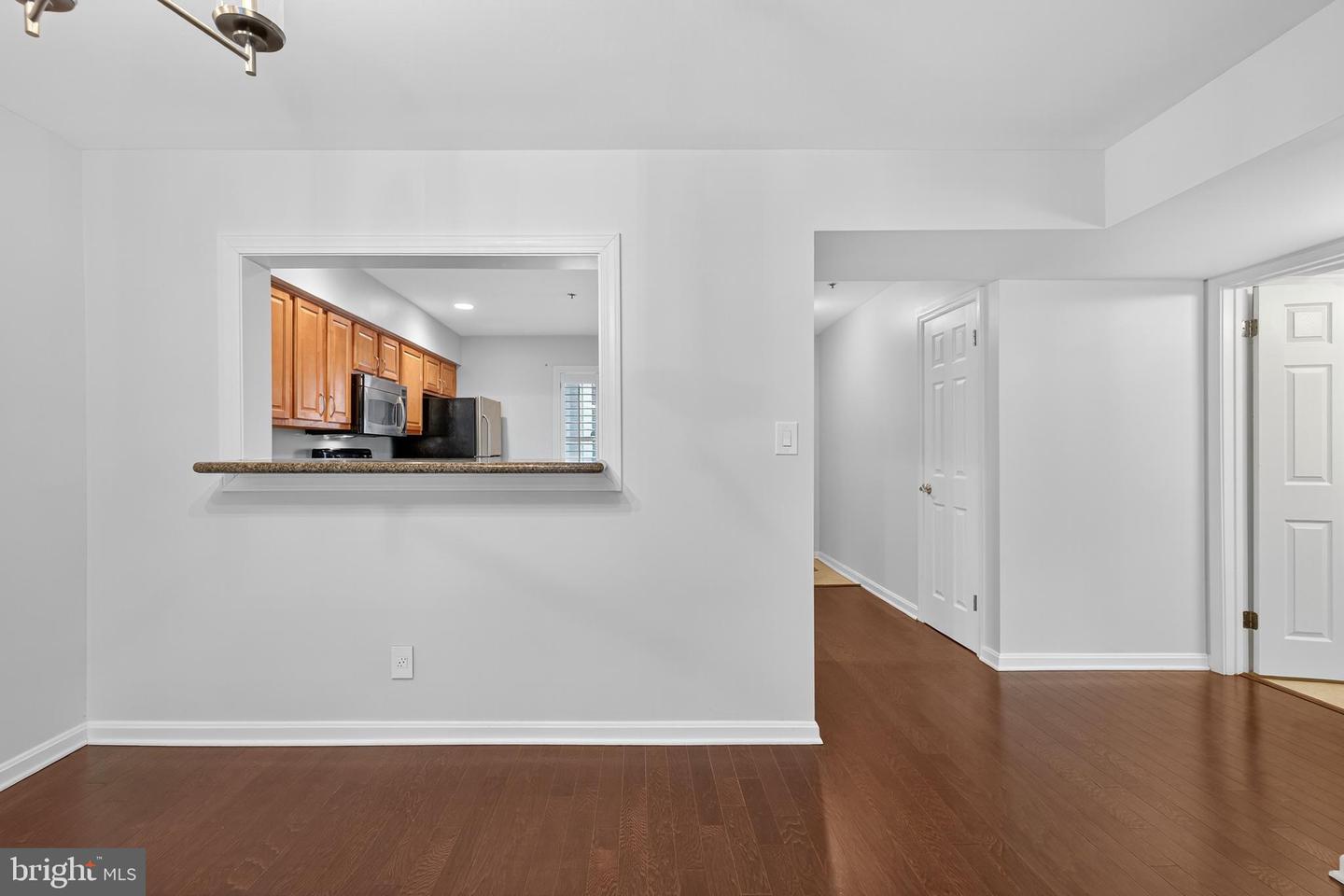 3179 SUMMIT SQUARE DR #2-C2, OAKTON, Virginia 22124, ,Residential,For sale,3179 SUMMIT SQUARE DR #2-C2,VAFX2263162 MLS # VAFX2263162
