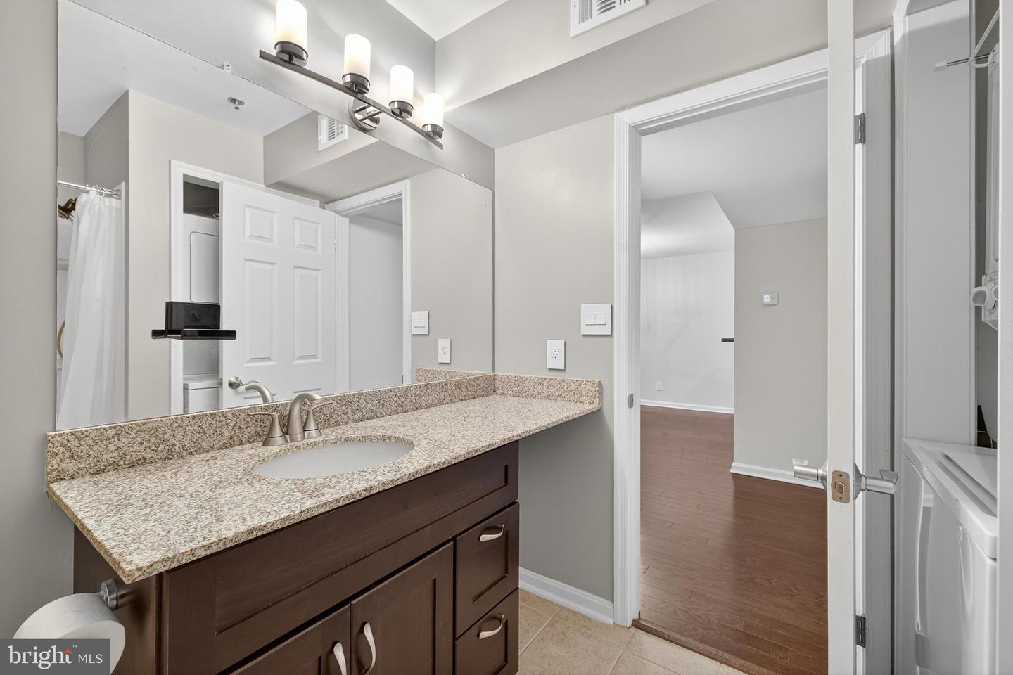 3179 SUMMIT SQUARE DR #2-C2, OAKTON, Virginia 22124, ,Residential,For sale,3179 SUMMIT SQUARE DR #2-C2,VAFX2263162 MLS # VAFX2263162