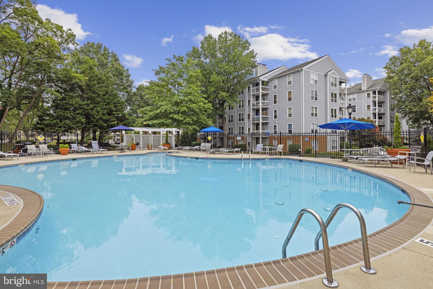 3179 SUMMIT SQUARE DR #2-C2, OAKTON, Virginia 22124, ,Residential,For sale,3179 SUMMIT SQUARE DR #2-C2,VAFX2263162 MLS # VAFX2263162