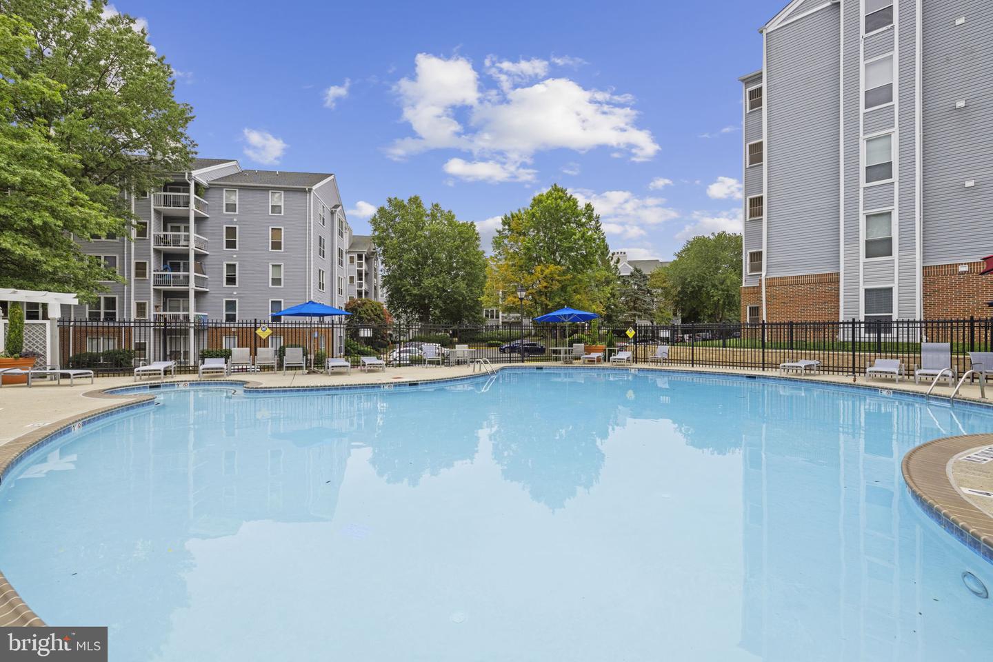 3179 SUMMIT SQUARE DR #2-C2, OAKTON, Virginia 22124, ,Residential,For sale,3179 SUMMIT SQUARE DR #2-C2,VAFX2263162 MLS # VAFX2263162