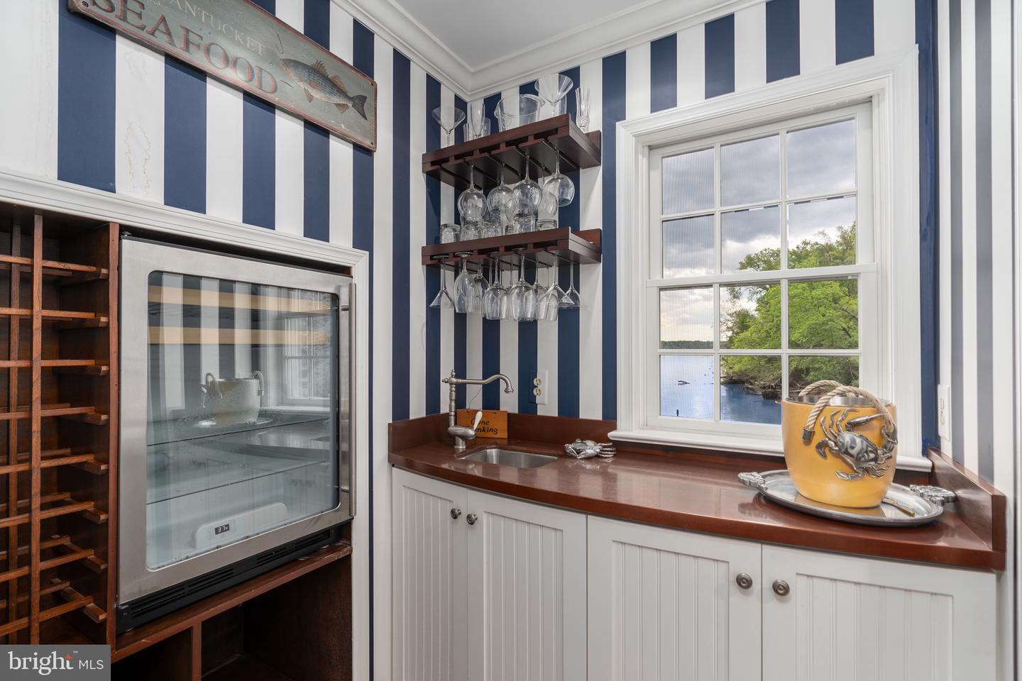 7831 SOUTHDOWN RD, ALEXANDRIA, Virginia 22308, 5 Bedrooms Bedrooms, ,5 BathroomsBathrooms,Residential,For sale,7831 SOUTHDOWN RD,VAFX2263186 MLS # VAFX2263186