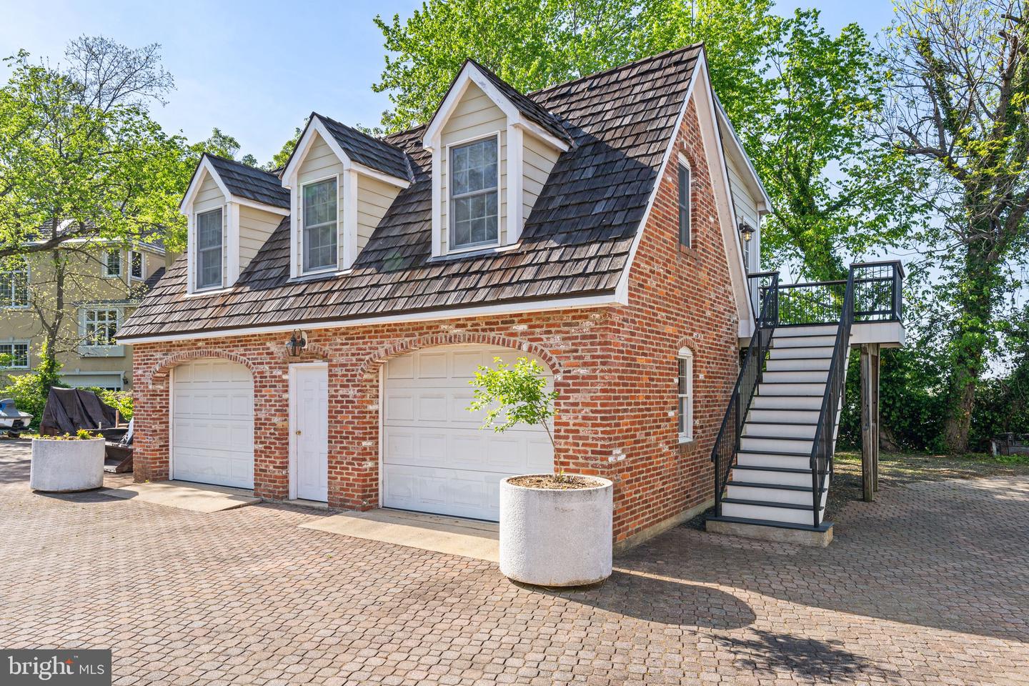 7831 SOUTHDOWN RD, ALEXANDRIA, Virginia 22308, 5 Bedrooms Bedrooms, ,5 BathroomsBathrooms,Residential,For sale,7831 SOUTHDOWN RD,VAFX2263186 MLS # VAFX2263186