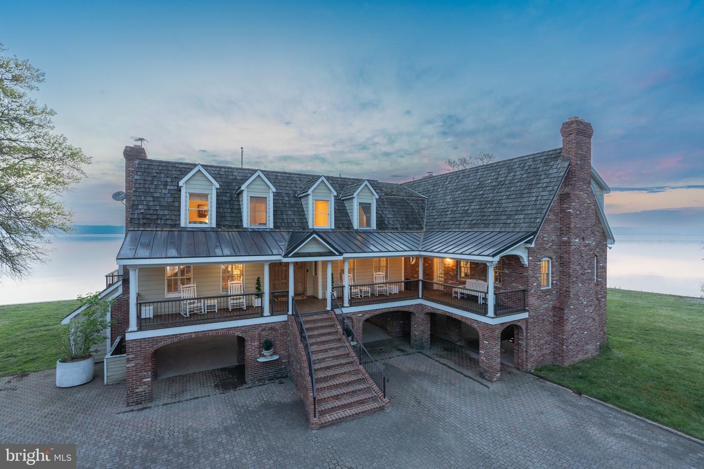 7831 SOUTHDOWN RD, ALEXANDRIA, Virginia 22308, 5 Bedrooms Bedrooms, ,5 BathroomsBathrooms,Residential,For sale,7831 SOUTHDOWN RD,VAFX2263186 MLS # VAFX2263186