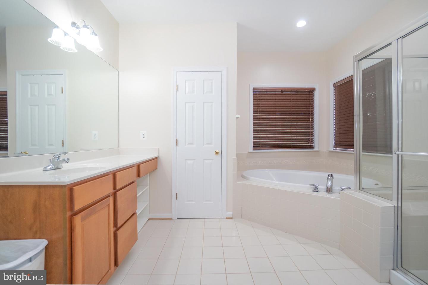 5662 CARIBBEAN CT, HAYMARKET, Virginia 20169, 5 Bedrooms Bedrooms, ,4 BathroomsBathrooms,Residential,For sale,5662 CARIBBEAN CT,VAPW2102622 MLS # VAPW2102622