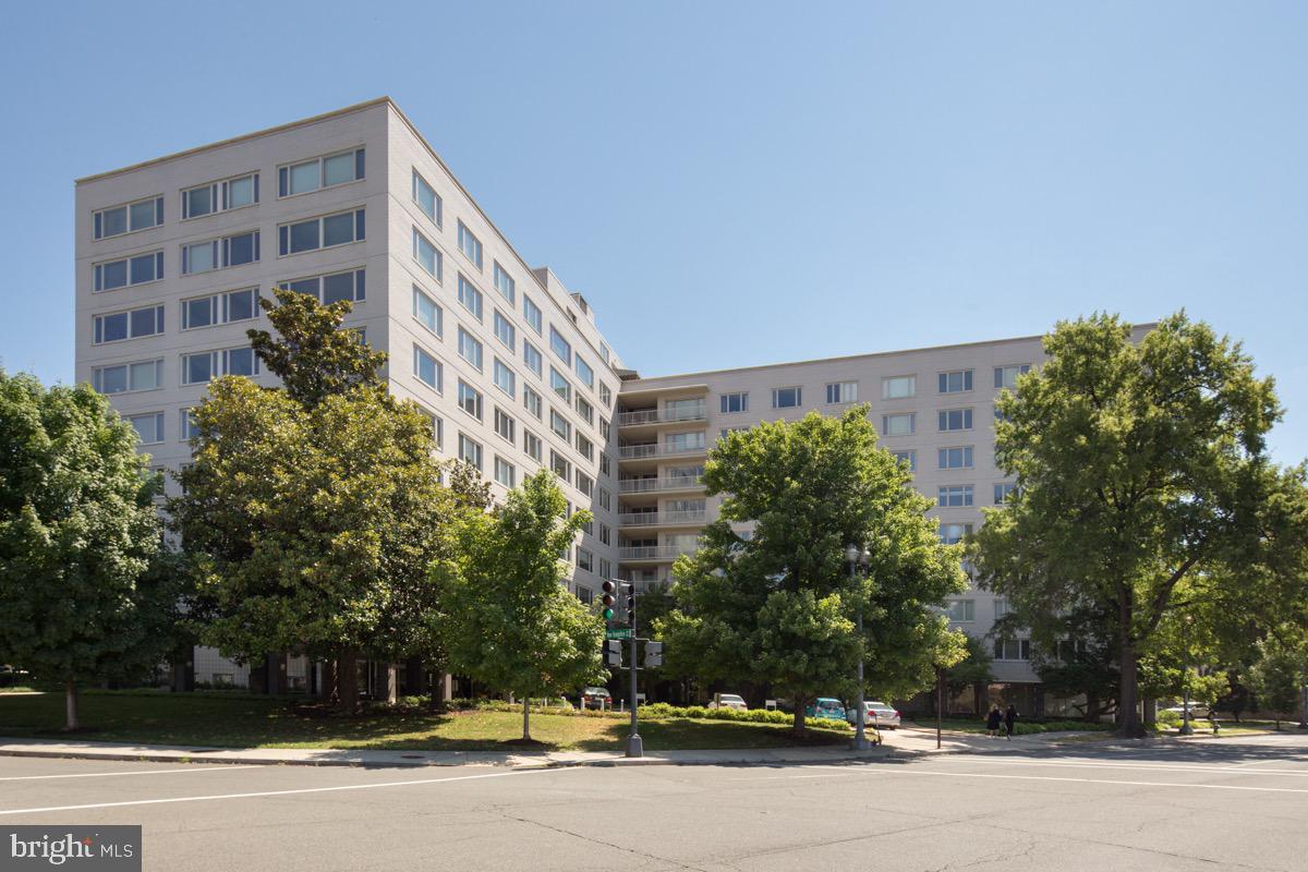2475 VIRGINIA AVE NW #113, WASHINGTON, District Of Columbia 20037, 1 Bedroom Bedrooms, ,1 BathroomBathrooms,Residential,For sale,2475 VIRGINIA AVE NW #113,DCDC2216742 MLS # DCDC2216742