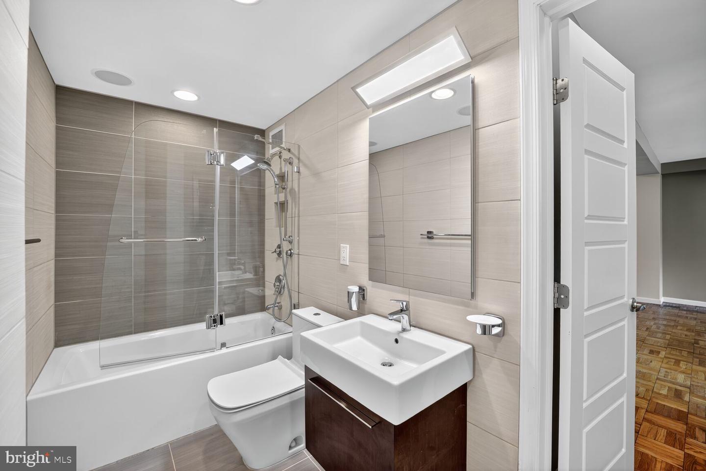 2475 VIRGINIA AVE NW #113, WASHINGTON, District Of Columbia 20037, 1 Bedroom Bedrooms, ,1 BathroomBathrooms,Residential,For sale,2475 VIRGINIA AVE NW #113,DCDC2216742 MLS # DCDC2216742