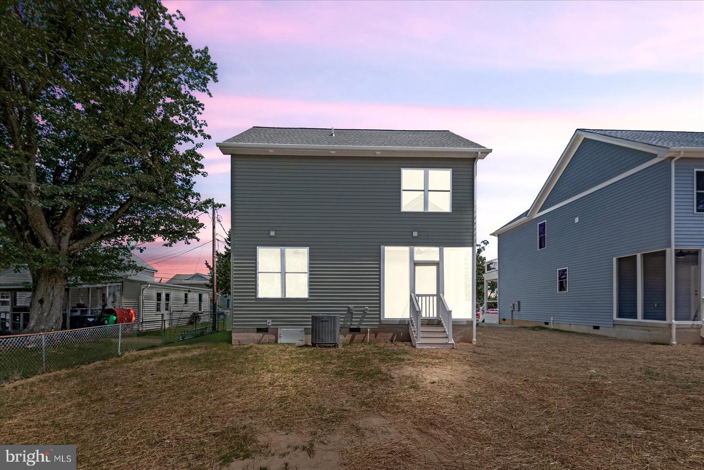 702 TAGGART ST, COLONIAL BEACH, Virginia 22443, 4 Bedrooms Bedrooms, ,3 BathroomsBathrooms,Residential,For sale,702 TAGGART ST,VAWE2009622 MLS # VAWE2009622