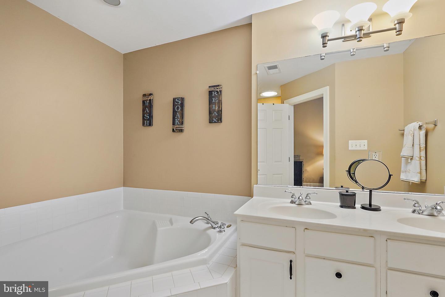 15636 AVOCET LOOP, WOODBRIDGE, Virginia 22191, 3 Bedrooms Bedrooms, 12 Rooms Rooms,3 BathroomsBathrooms,Residential,For sale,15636 AVOCET LOOP,VAPW2102632 MLS # VAPW2102632