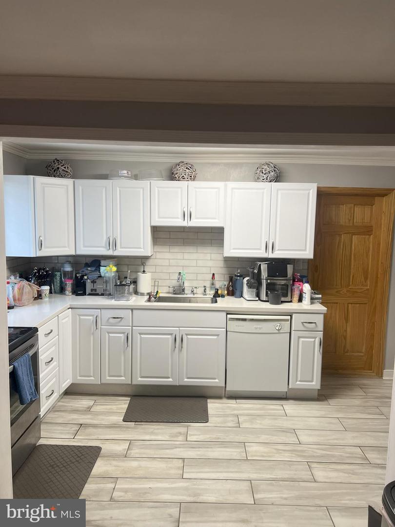 8611 BROADWAY AVE, HENRICO, Virginia 23228, 4 Bedrooms Bedrooms, 7 Rooms Rooms,3 BathroomsBathrooms,Residential,For sale,8611 BROADWAY AVE,VAHN2001044 MLS # VAHN2001044