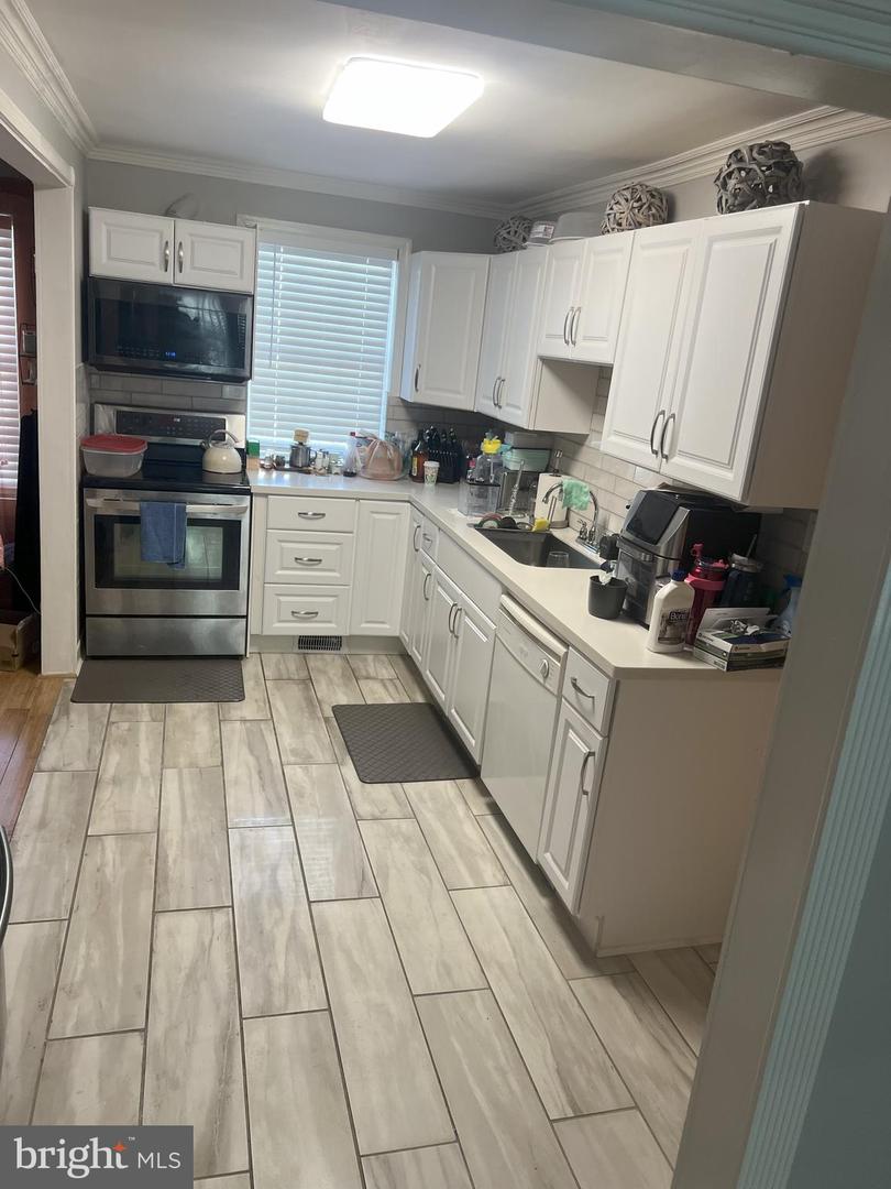 8611 BROADWAY AVE, HENRICO, Virginia 23228, 4 Bedrooms Bedrooms, 7 Rooms Rooms,3 BathroomsBathrooms,Residential,For sale,8611 BROADWAY AVE,VAHN2001044 MLS # VAHN2001044
