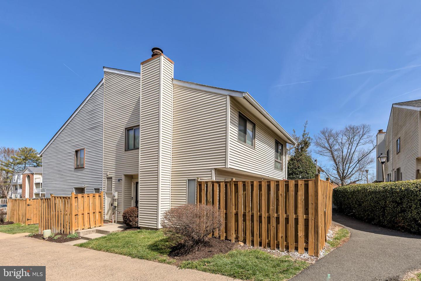8608 VILLAGE SQ #15/8608, ALEXANDRIA, Virginia 22309, 3 Bedrooms Bedrooms, ,2 BathroomsBathrooms,Residential,For sale,8608 VILLAGE SQ #15/8608,VAFX2263274 MLS # VAFX2263274