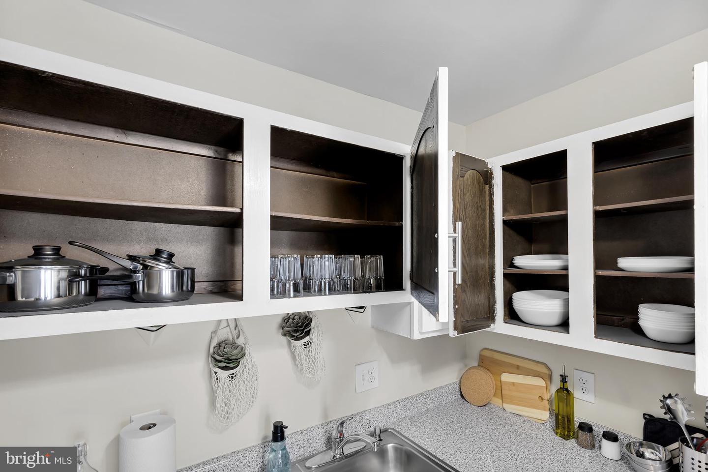 8608 VILLAGE SQ #15/8608, ALEXANDRIA, Virginia 22309, 3 Bedrooms Bedrooms, ,2 BathroomsBathrooms,Residential,For sale,8608 VILLAGE SQ #15/8608,VAFX2263274 MLS # VAFX2263274