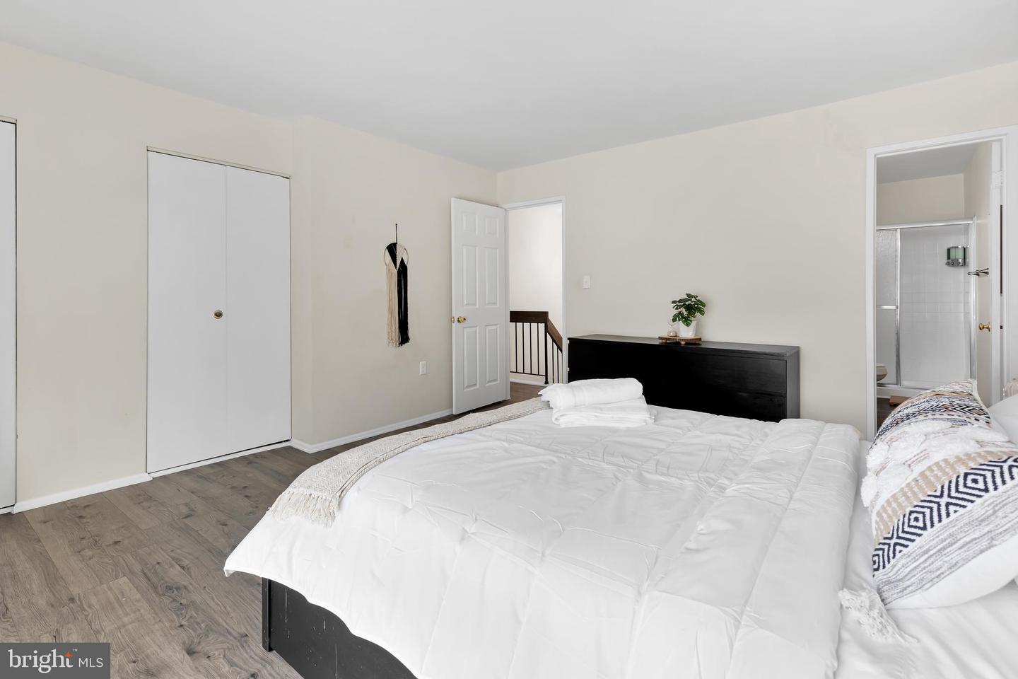 8608 VILLAGE SQ #15/8608, ALEXANDRIA, Virginia 22309, 3 Bedrooms Bedrooms, ,2 BathroomsBathrooms,Residential,For sale,8608 VILLAGE SQ #15/8608,VAFX2263274 MLS # VAFX2263274